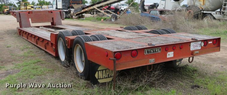 image for item DD7049 1995 Etnyre low boy equipment trailer