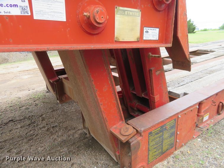 image for item DD7049 1995 Etnyre low boy equipment trailer