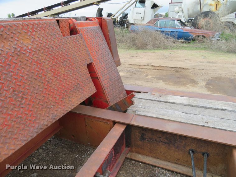 image for item DD7049 1995 Etnyre low boy equipment trailer