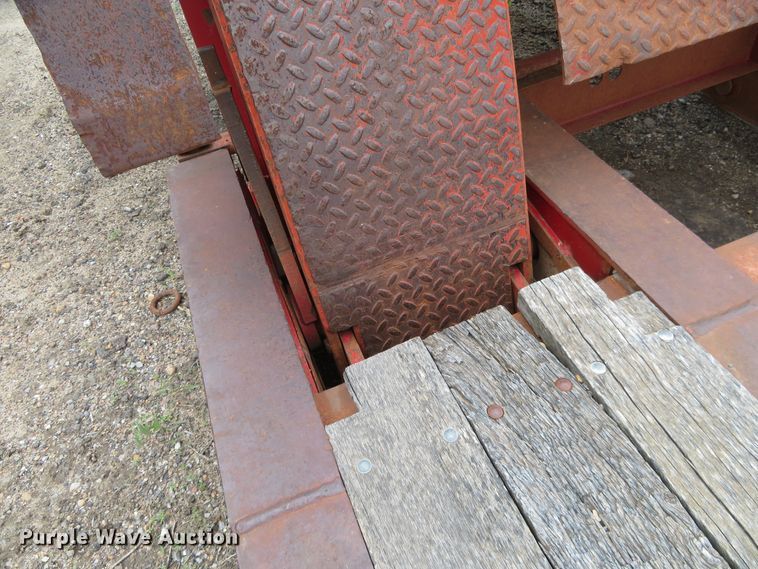 image for item DD7049 1995 Etnyre low boy equipment trailer