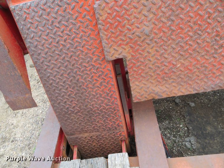 image for item DD7049 1995 Etnyre low boy equipment trailer