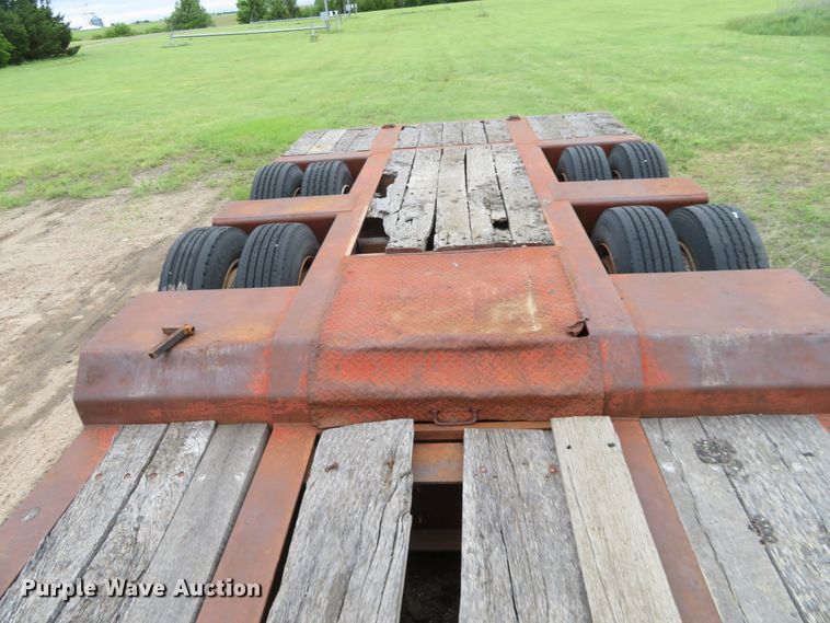 image for item DD7049 1995 Etnyre low boy equipment trailer