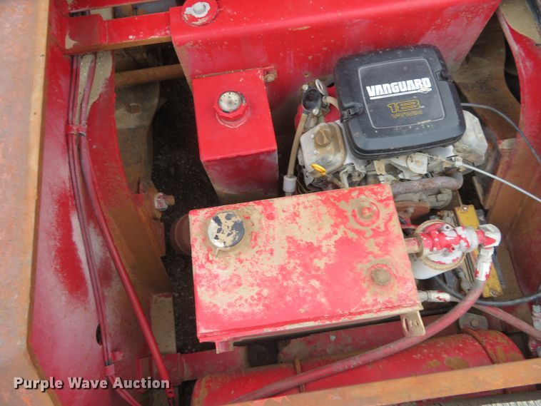 image for item DD7049 1995 Etnyre low boy equipment trailer