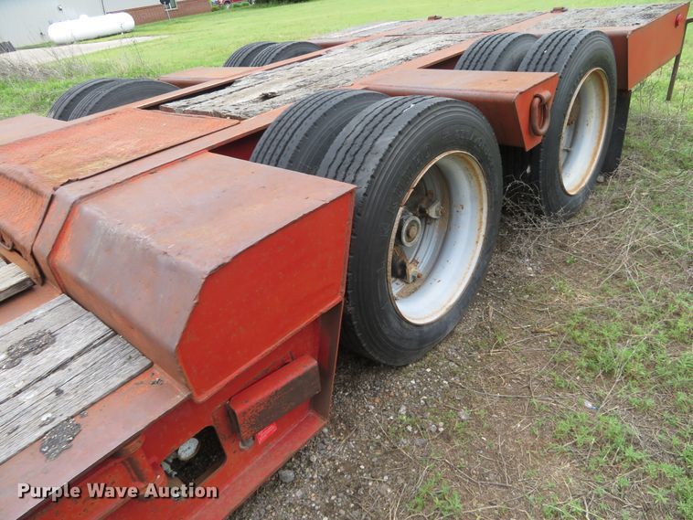 image for item DD7049 1995 Etnyre low boy equipment trailer
