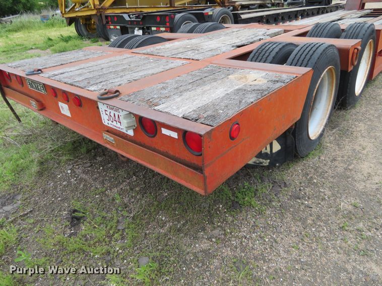 image for item DD7049 1995 Etnyre low boy equipment trailer