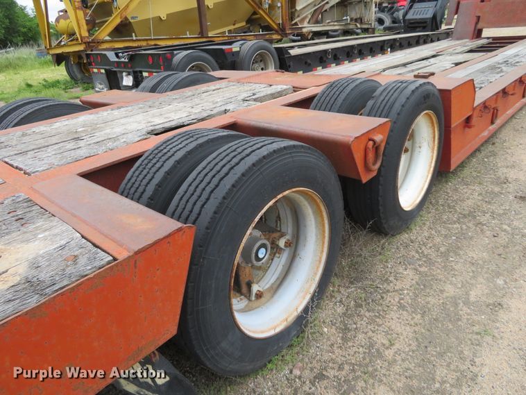 image for item DD7049 1995 Etnyre low boy equipment trailer