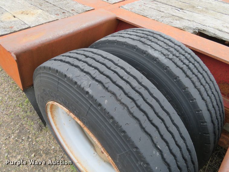 image for item DD7049 1995 Etnyre low boy equipment trailer