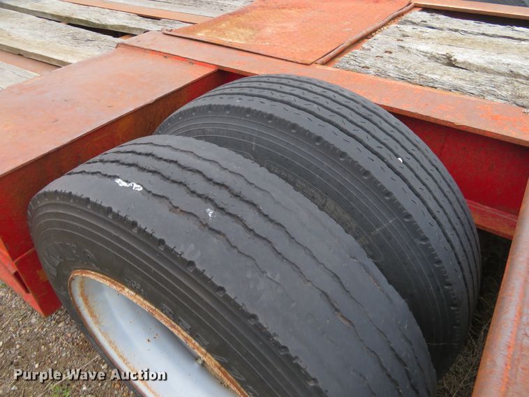image for item DD7049 1995 Etnyre low boy equipment trailer