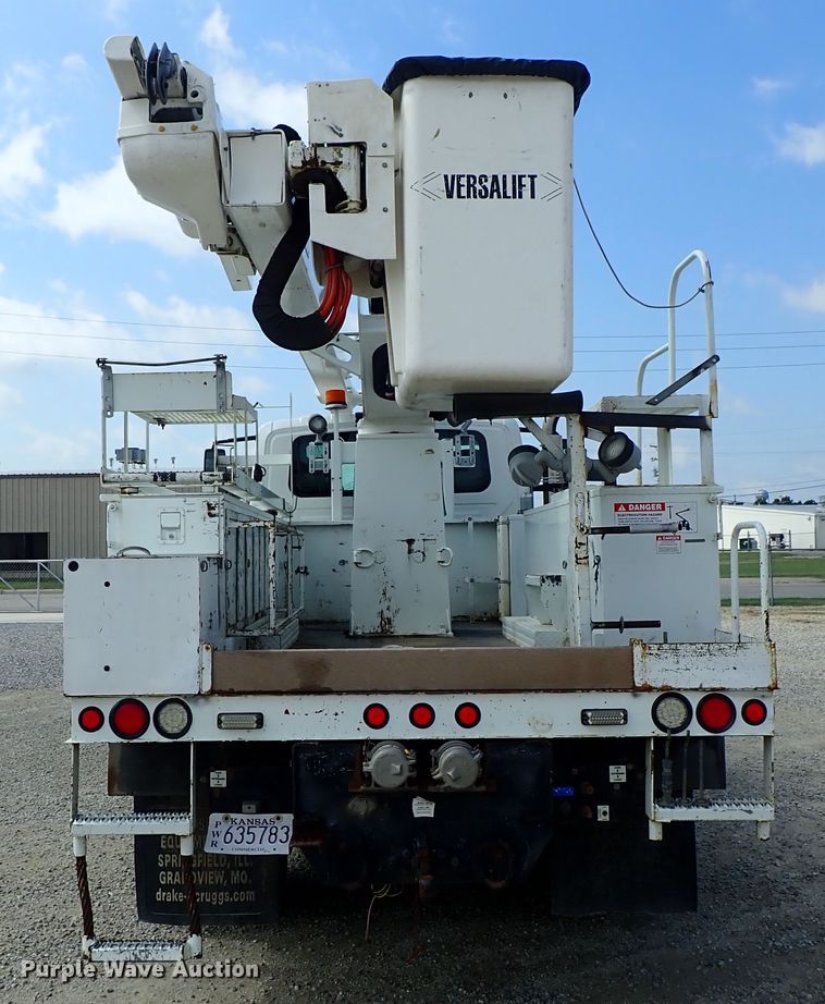 image for item DE0943 2012 International 7300 bucket truck
