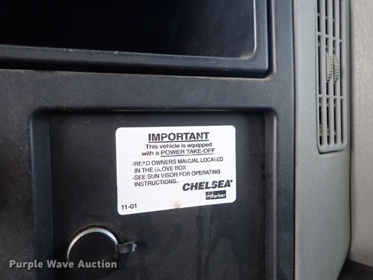 image for item DE0943 2012 International 7300 bucket truck