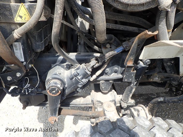 image for item DE0943 2012 International 7300 bucket truck