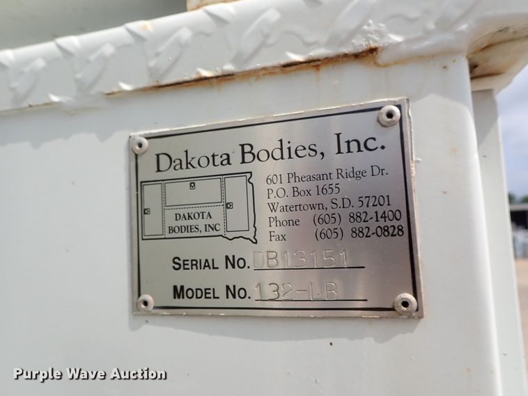 image for item DE0943 2012 International 7300 bucket truck