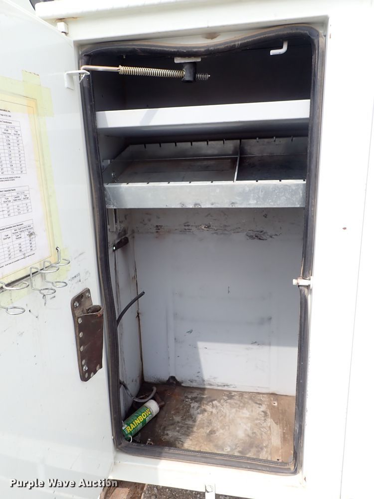 image for item DE0943 2012 International 7300 bucket truck