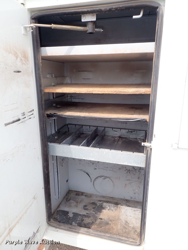 image for item DE0943 2012 International 7300 bucket truck