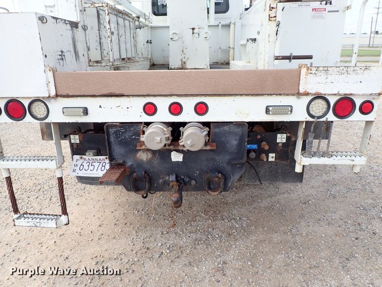 image for item DE0943 2012 International 7300 bucket truck