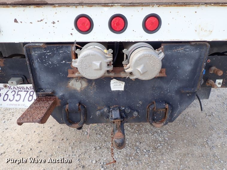 image for item DE0943 2012 International 7300 bucket truck