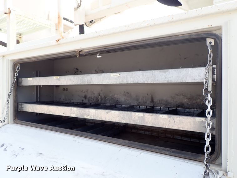 image for item DE0943 2012 International 7300 bucket truck