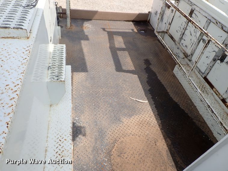 image for item DE0943 2012 International 7300 bucket truck