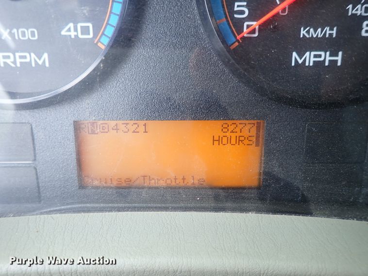 image for item DE0943 2012 International 7300 bucket truck