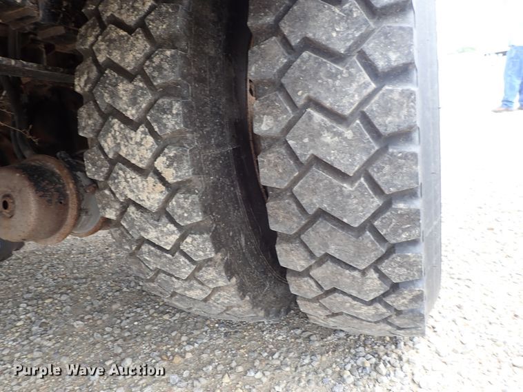 image for item DE0943 2012 International 7300 bucket truck