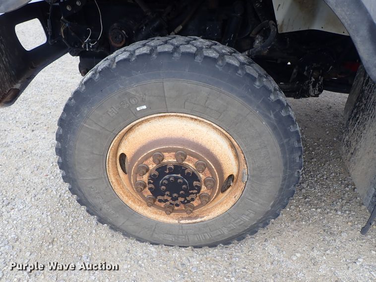 image for item DE0943 2012 International 7300 bucket truck