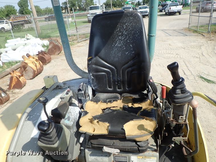 image for item DE0947 2007 Yanmar VIO27-3 excavator