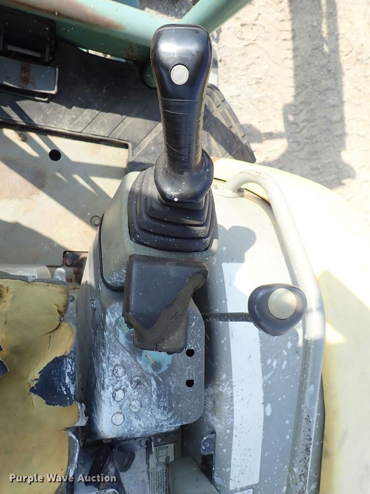 image for item DE0947 2007 Yanmar VIO27-3 excavator