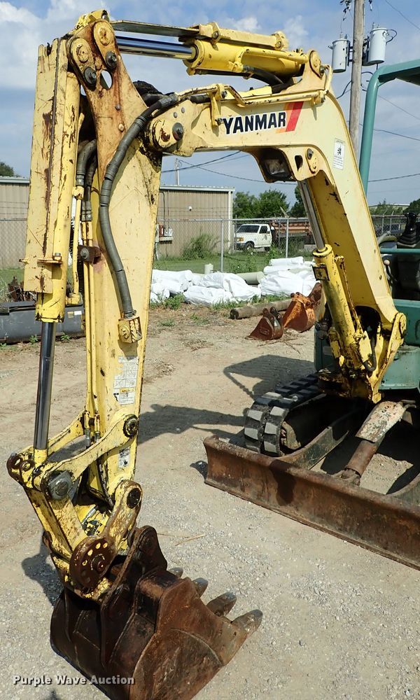 image for item DE0947 2007 Yanmar VIO27-3 excavator