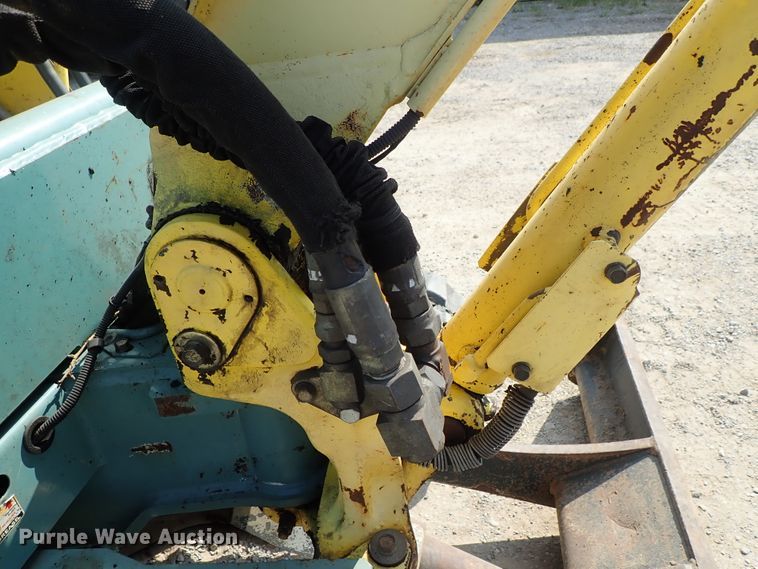 image for item DE0947 2007 Yanmar VIO27-3 excavator