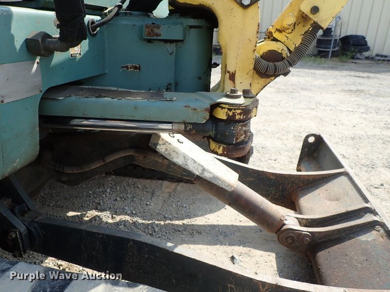 image for item DE0947 2007 Yanmar VIO27-3 excavator