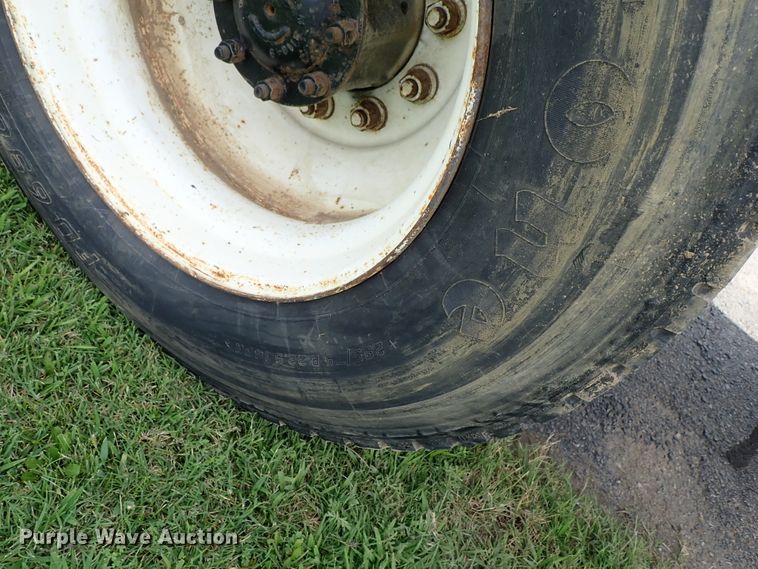 image for item DE0948 2002 Sterling Acterra flatbed truck