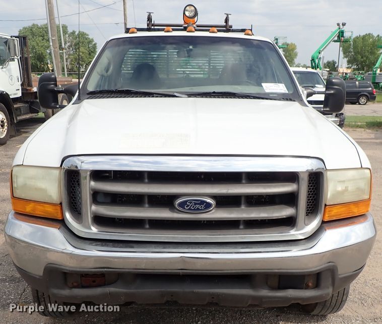image for item DE0949 1999 Ford F550 Super Duty flatbed truck