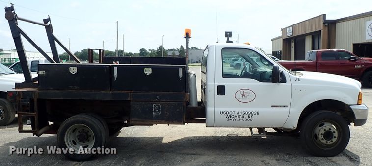 image for item DE0949 1999 Ford F550 Super Duty flatbed truck