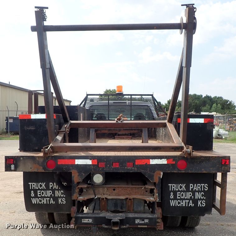 image for item DE0949 1999 Ford F550 Super Duty flatbed truck