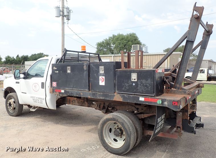 image for item DE0949 1999 Ford F550 Super Duty flatbed truck
