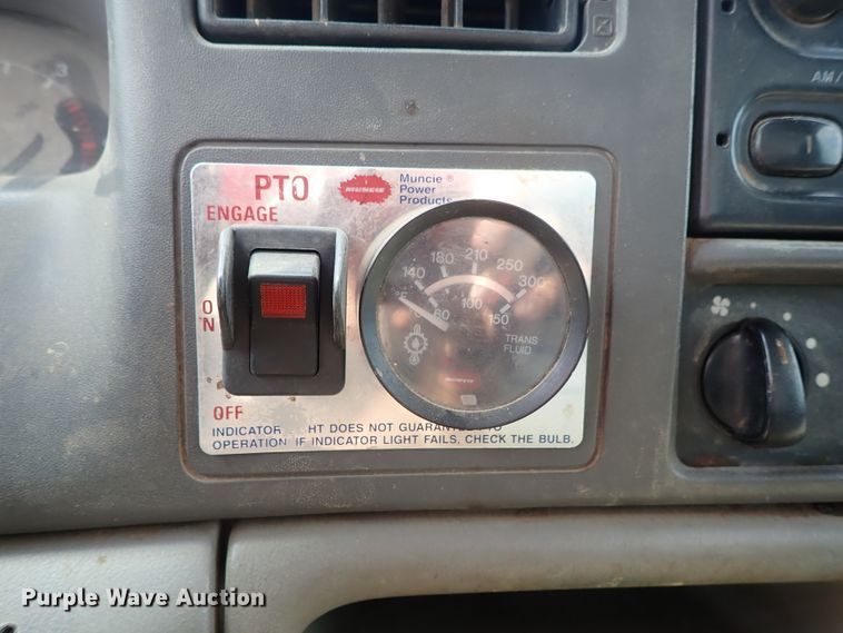 image for item DE0949 1999 Ford F550 Super Duty flatbed truck