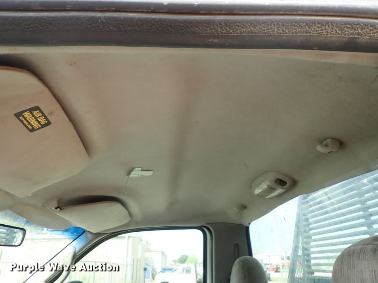 image for item DE0949 1999 Ford F550 Super Duty flatbed truck