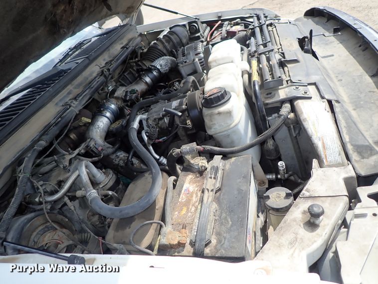 image for item DE0949 1999 Ford F550 Super Duty flatbed truck