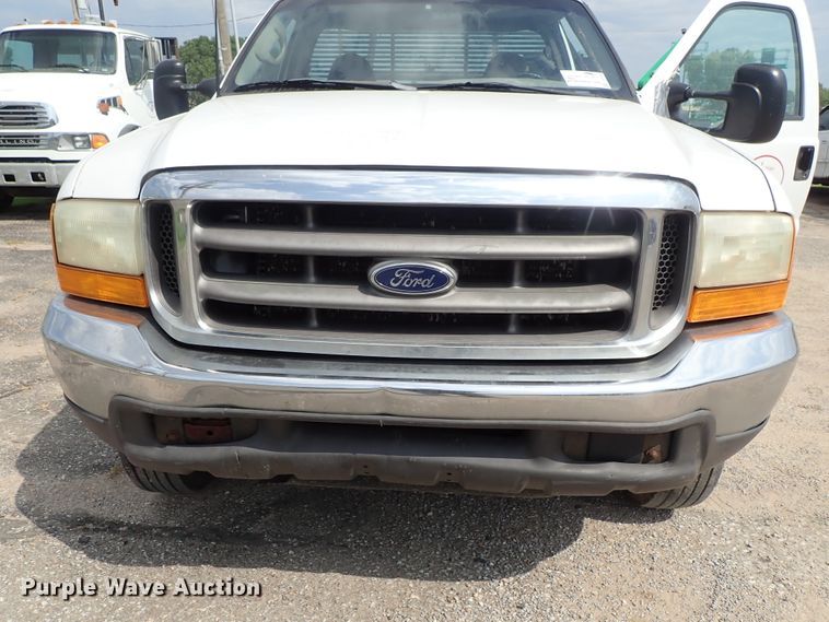 image for item DE0949 1999 Ford F550 Super Duty flatbed truck