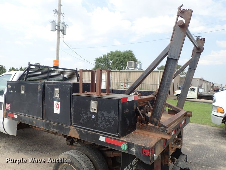 image for item DE0949 1999 Ford F550 Super Duty flatbed truck
