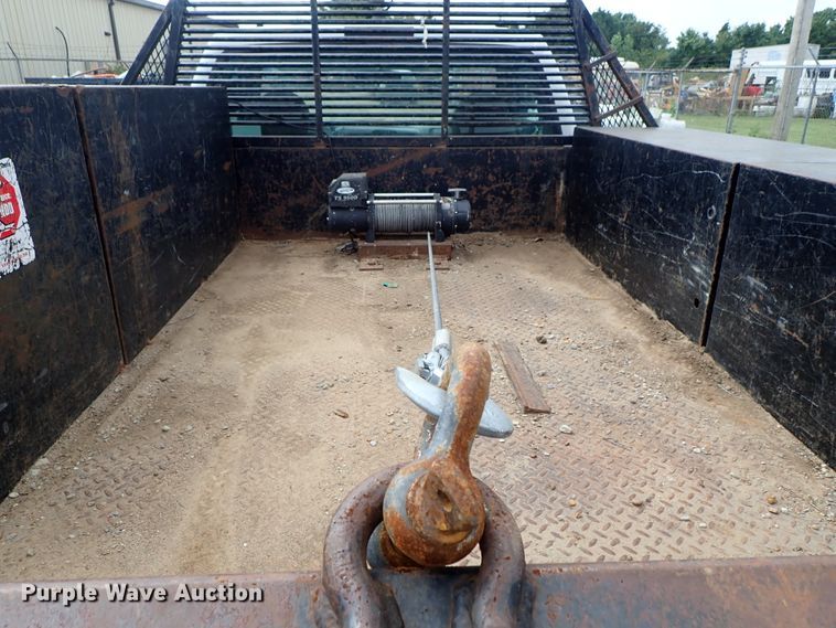 image for item DE0949 1999 Ford F550 Super Duty flatbed truck