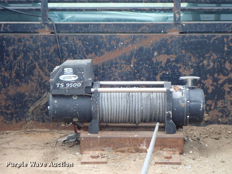 image for item DE0949 1999 Ford F550 Super Duty flatbed truck