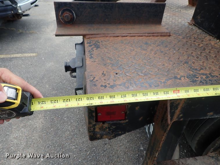 image for item DE0949 1999 Ford F550 Super Duty flatbed truck