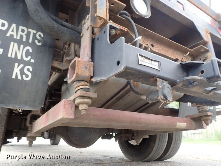 image for item DE0949 1999 Ford F550 Super Duty flatbed truck