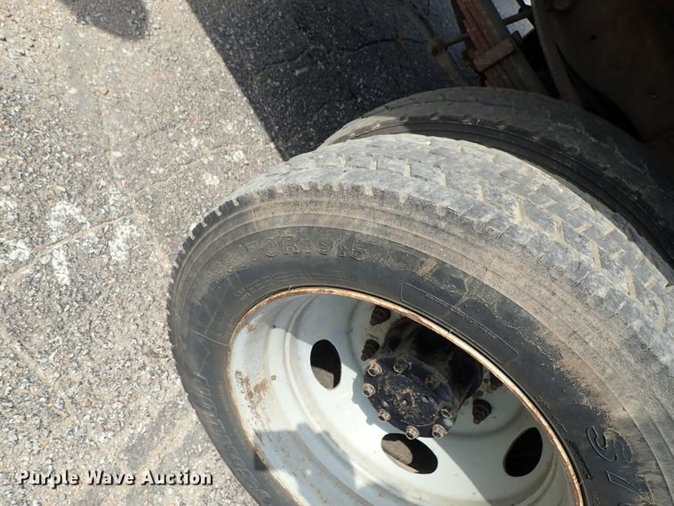 image for item DE0949 1999 Ford F550 Super Duty flatbed truck