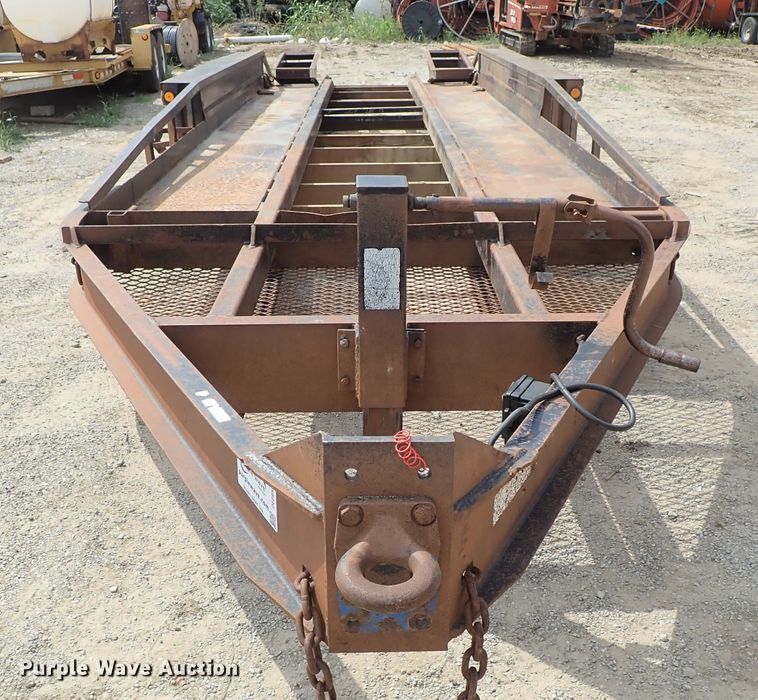 image for item DE0952 2008 Belshe equipment trailer