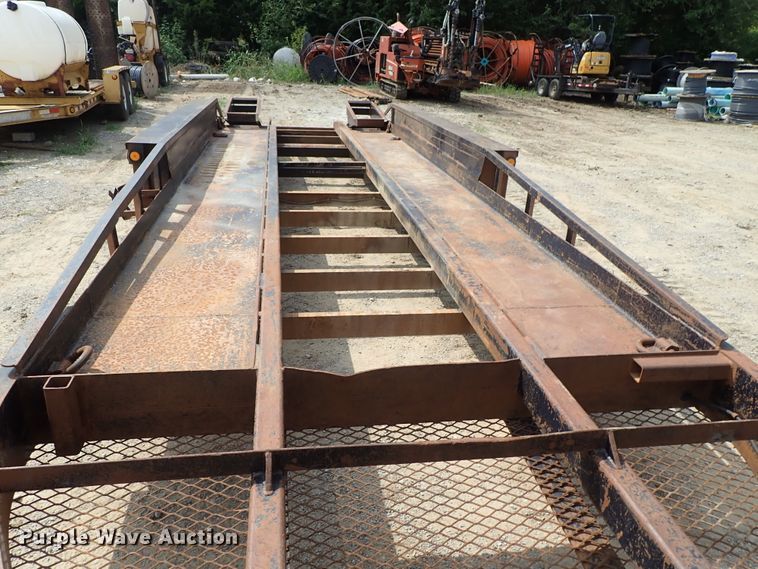 image for item DE0952 2008 Belshe equipment trailer