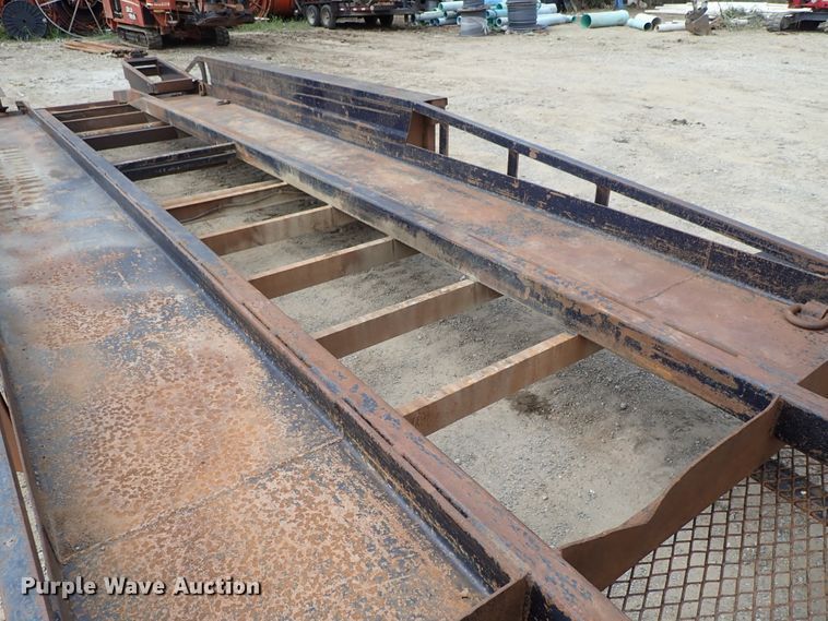 image for item DE0952 2008 Belshe equipment trailer