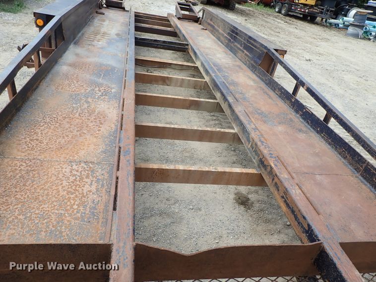 image for item DE0952 2008 Belshe equipment trailer