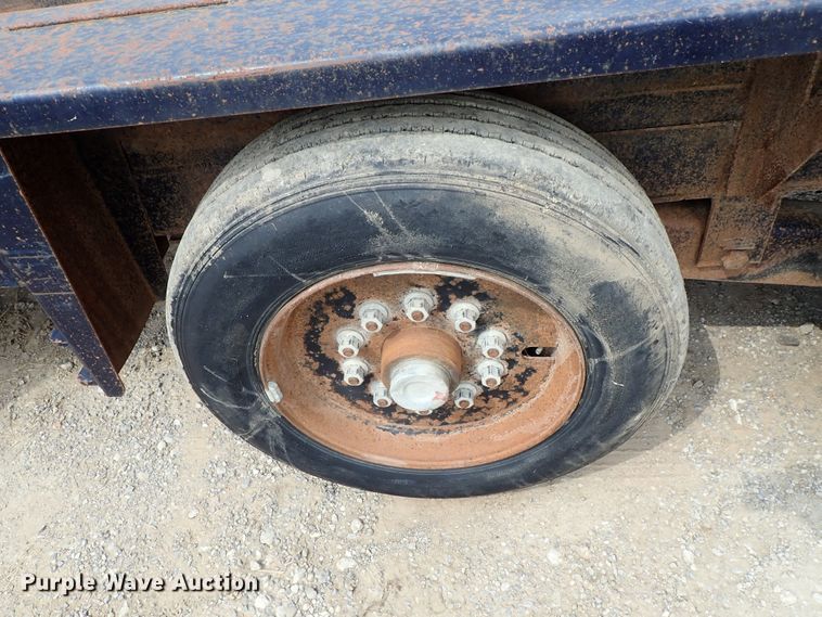 image for item DE0952 2008 Belshe equipment trailer